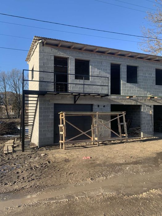 Земельна ділянка під забудову будинку і