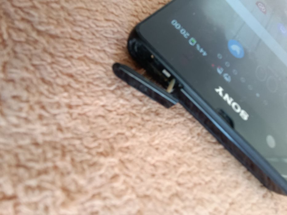 Смартфон Sony Xperia Z C6602