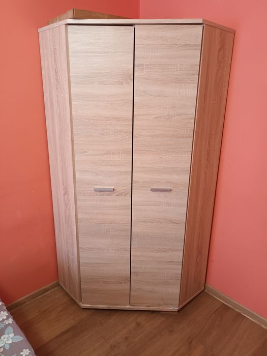 Szafa ubraniowa narożna