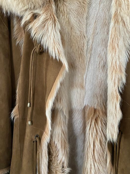 Casaco pele genuíno. Pelo verdadeiro. Como novo