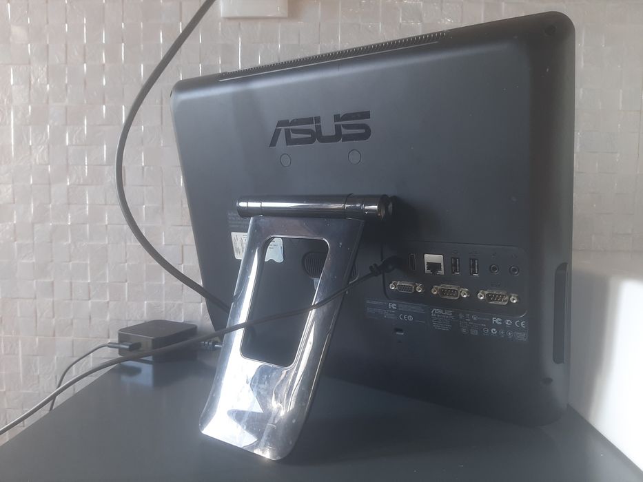 Vendo Asus All-in-One ET1612I Touch