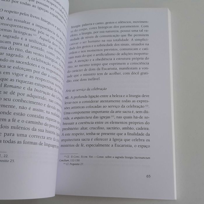 Livro Sacramento da Caridade Exortação Apostólica Pós-Sinodal de Bento XVI