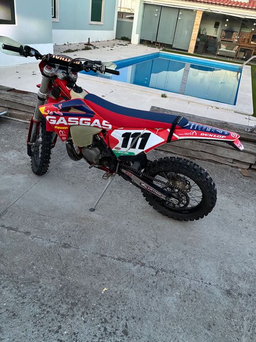 Vendo gás gás 300 tpi de 2021 comprei nova 160 horas