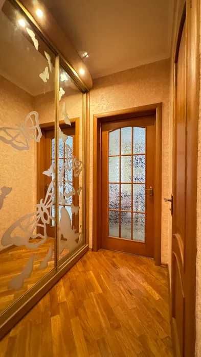 Продаж 3-к квартири  з ремонтом та видом на парк