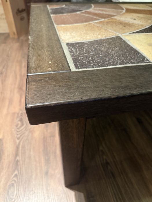 Mesa madeira vintage isada , mas em muito bom estado