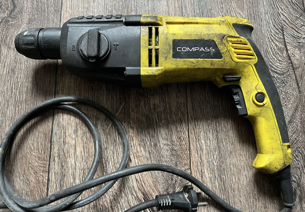 Перфоратор Compass RH1201