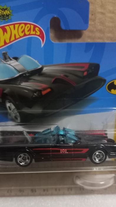 Tv series batmobile hot wheels batman