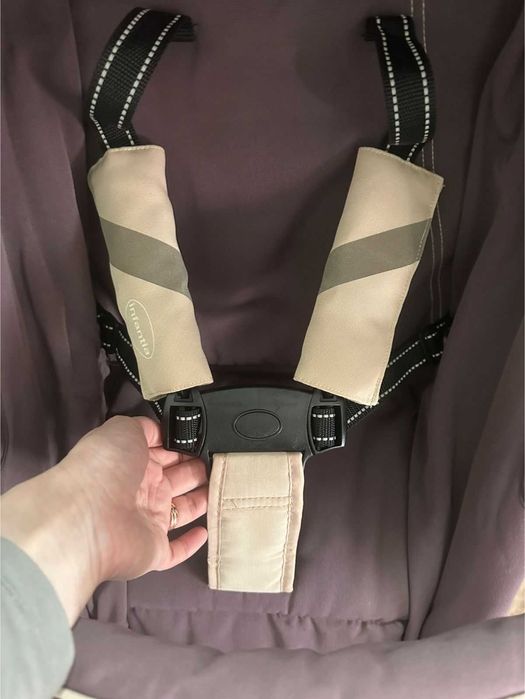 Carrinho de bebé INFNATIA