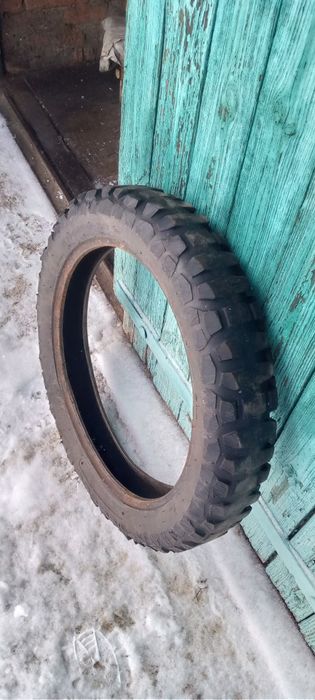 Покришка Иж Планета .120/90-18