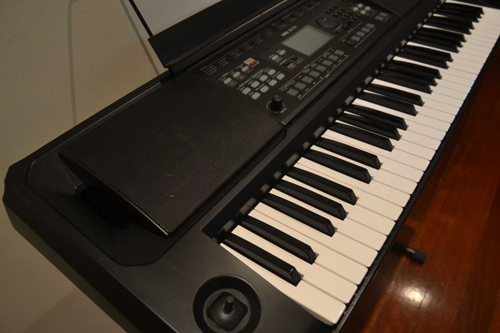 Teclado Korg EK-50