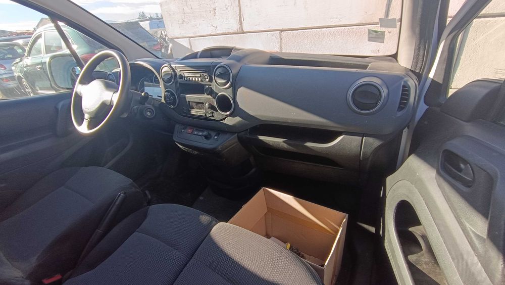 Citroen Berlingo electrica acidentada