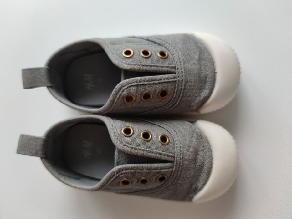 Kapcie papcie do przedszkola trampki tenisówki rozm. 22