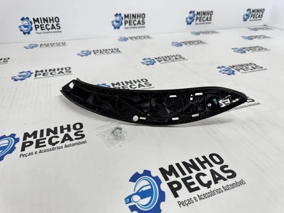 Puxador Frontal Direito BMW Série 3/4 (F30 F31 F35 F32 F36) Preto