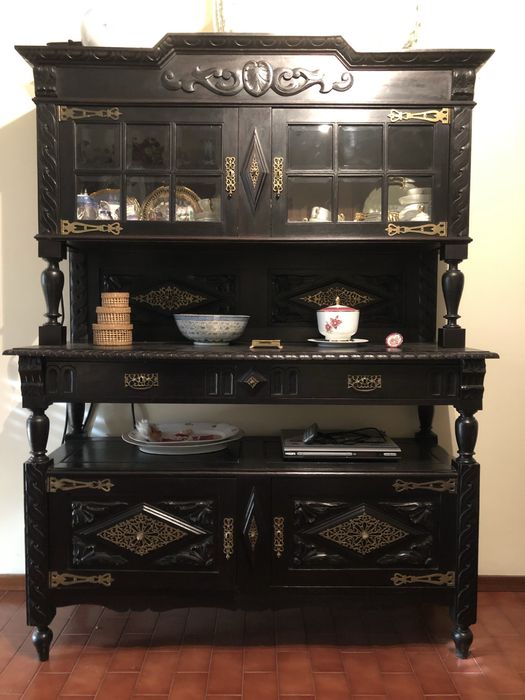 Sala de jantar antiga completa estilo Henrique II