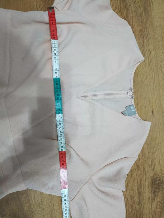 Pudrowa sukienka ASOS 46