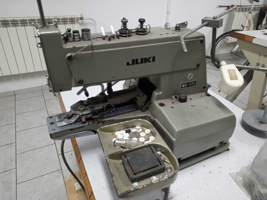 Guzikarka Juki Mb 372
