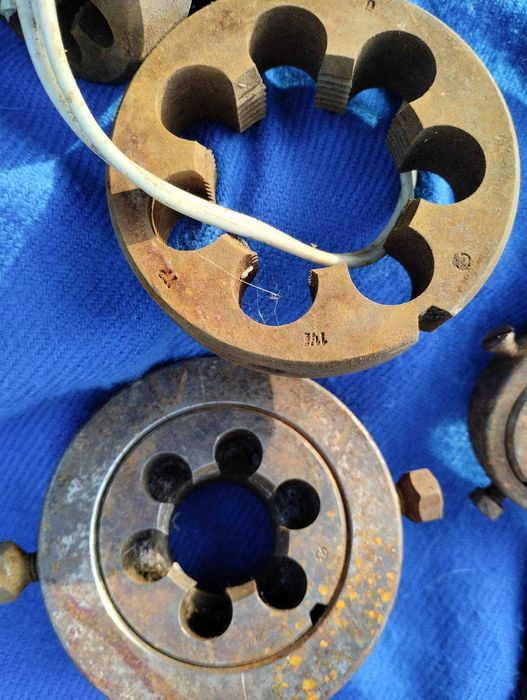 Плашки, разные, вороток для плашек