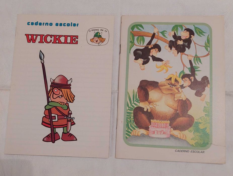 Conjunto de 7 cadernos escolares anos 70