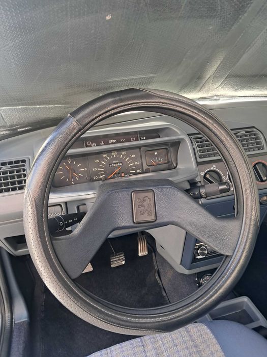 Peugeot 205 1.1 cinco portas — photo 4