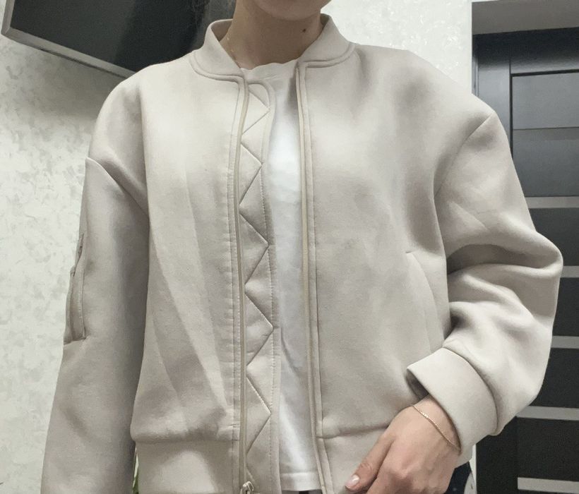 Бежевий бомбер, S-M