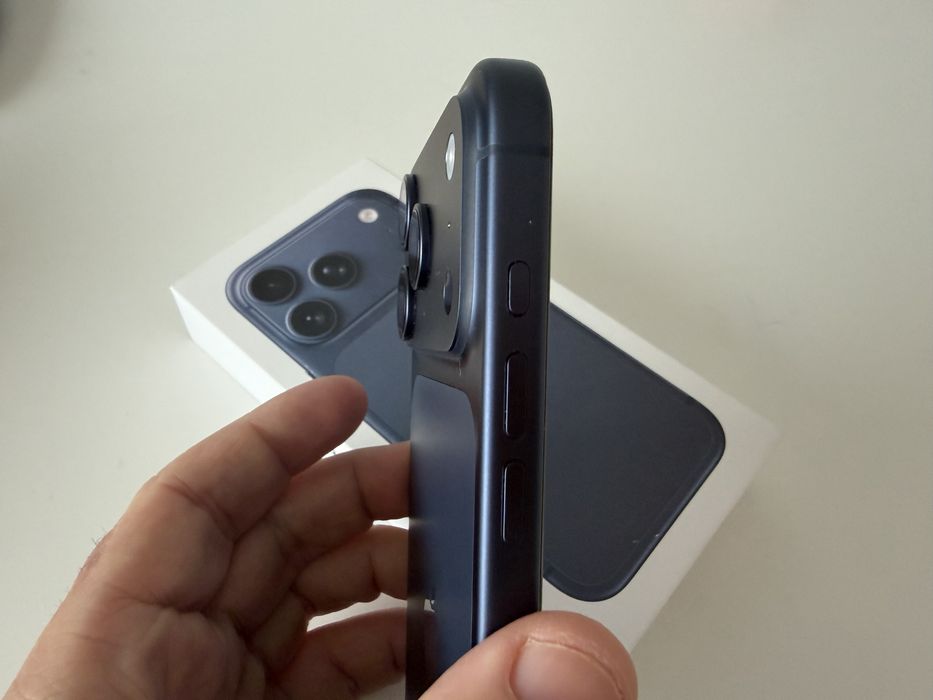 Apple iPhone 17 Pro 1TB Deep Blue