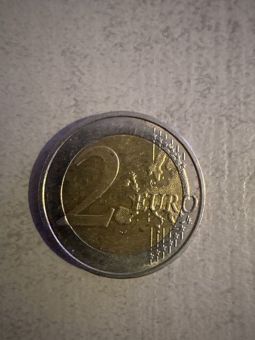 Moedas 2 eur e 1 eur ( antigas )