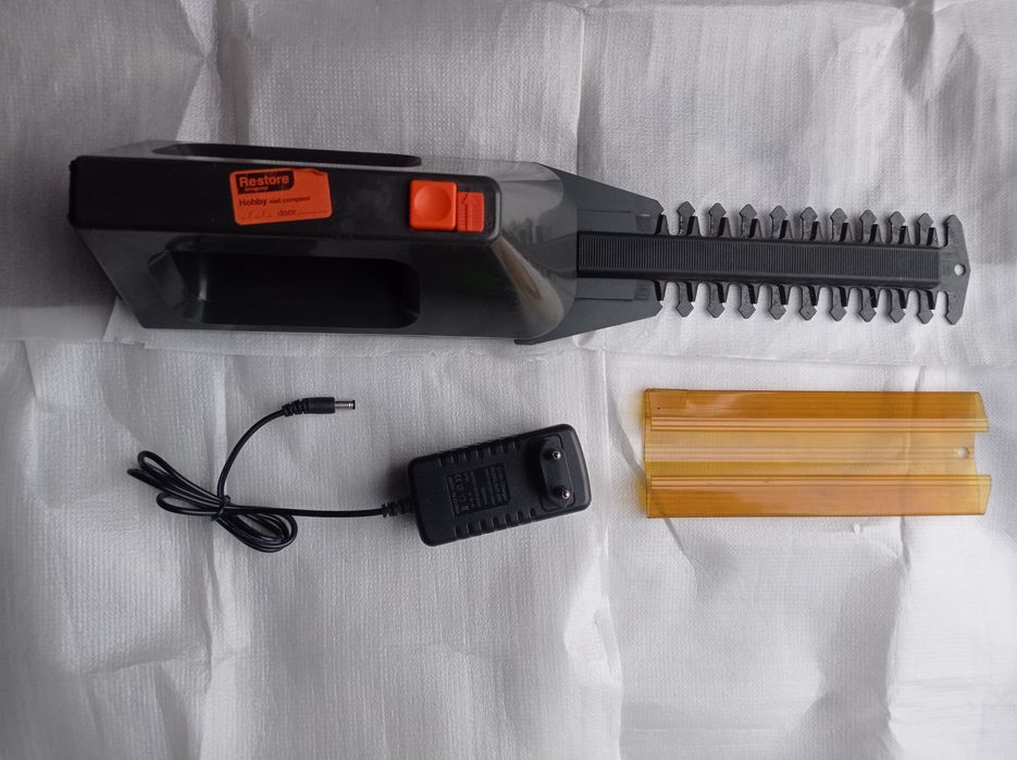 Акумуляторний кущоріз "Restore"