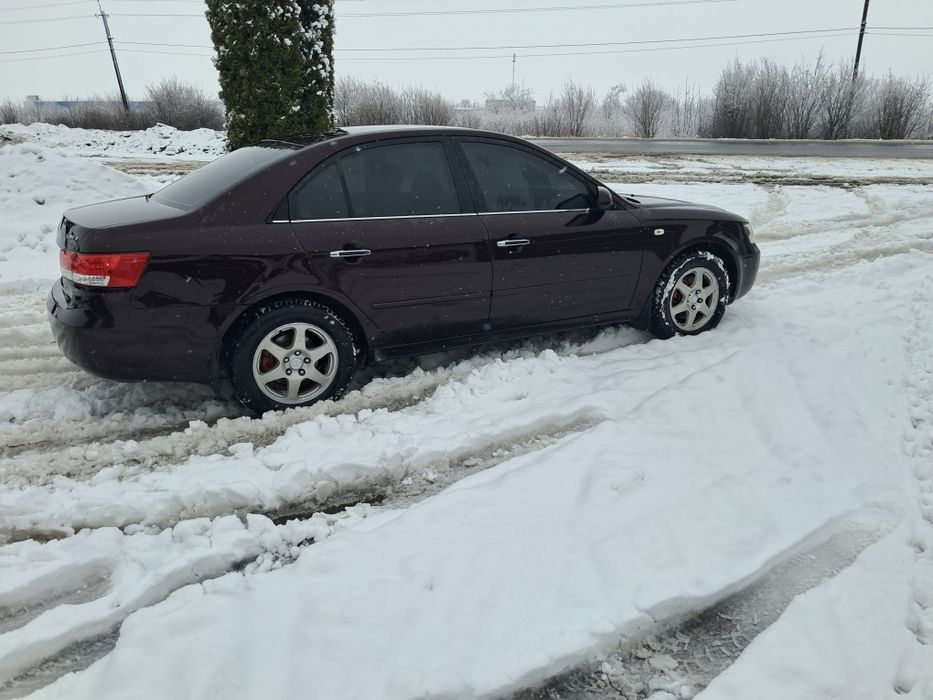Hyundai Sonata гарна і доглянута
