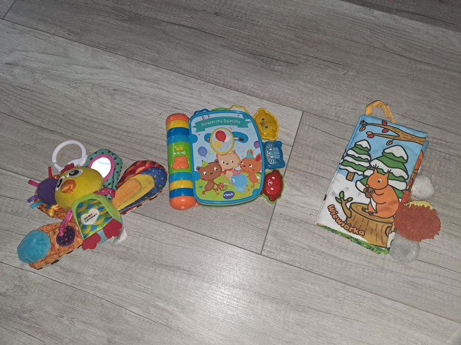 Zabawki sensoryczo-interaktywne w tym VTech Książeczka Bajeczka 60341