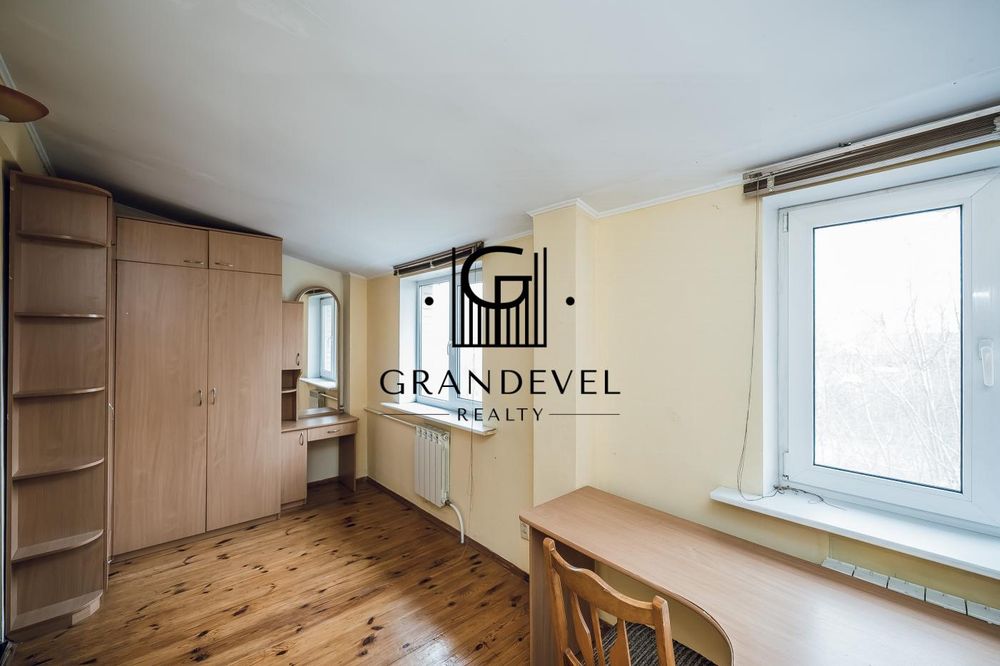 Без % Будинок Підгірці 243 м², 12 км Київ, сауна, баня, цоколь