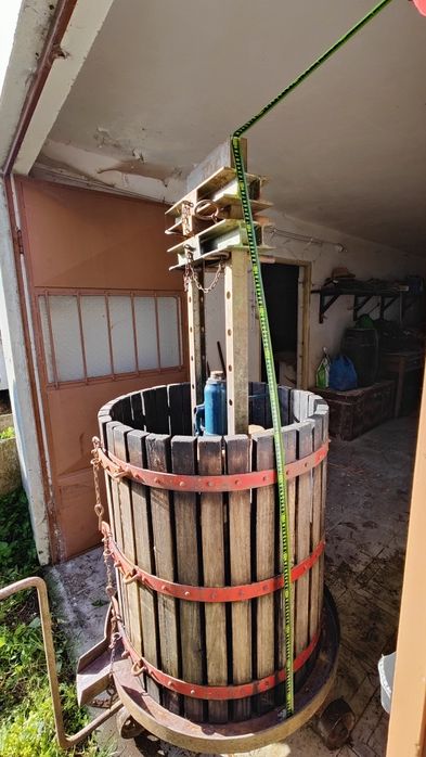Prensa hidráulica para uvas