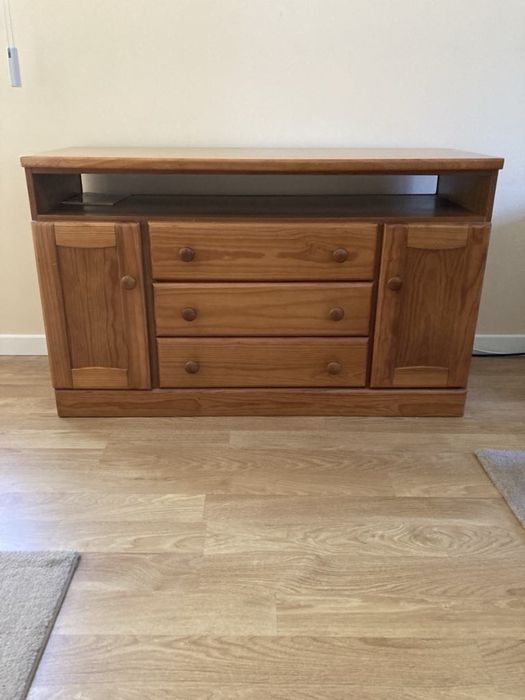 Móvel em pinho TV + mesa de sala