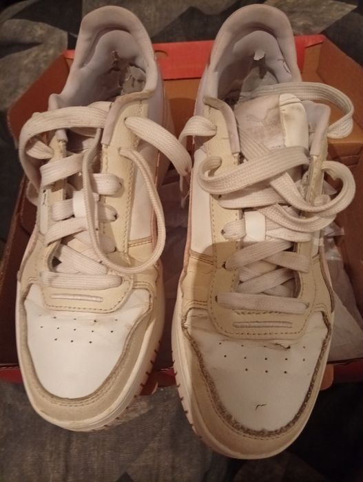 Кросівки PUMA White-Gold 38 Carina 3.0 Jr