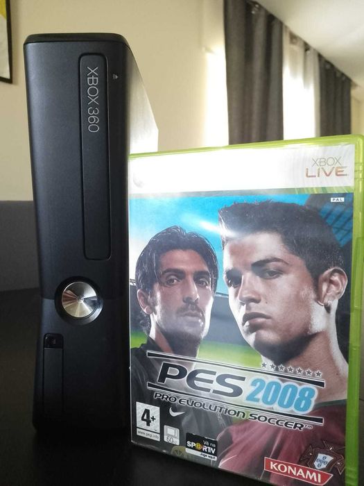 Xbox 360 com 1 comando, 1 volante e 2 jogos