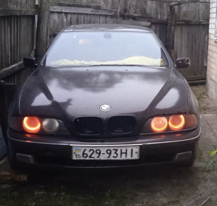 Продам БМВ Е39 на М51В25 механика