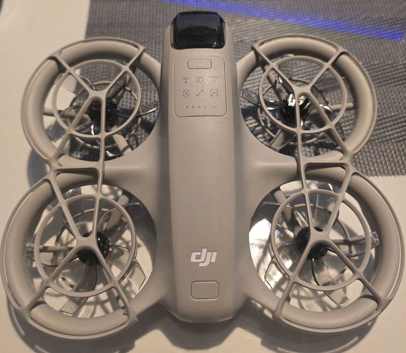 DJI Neo – 3 baterie + HUB + kontroler + walizka