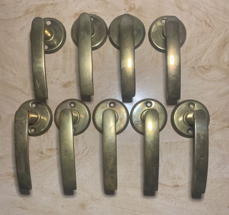 Дверна ручка для міжкімнатних дверей