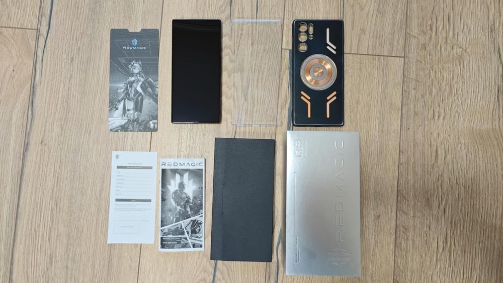 Smartfon REDMAGIC 9 Pro 5G 12/256GB 6.8" 120Hz Czarny + 2x ETUI