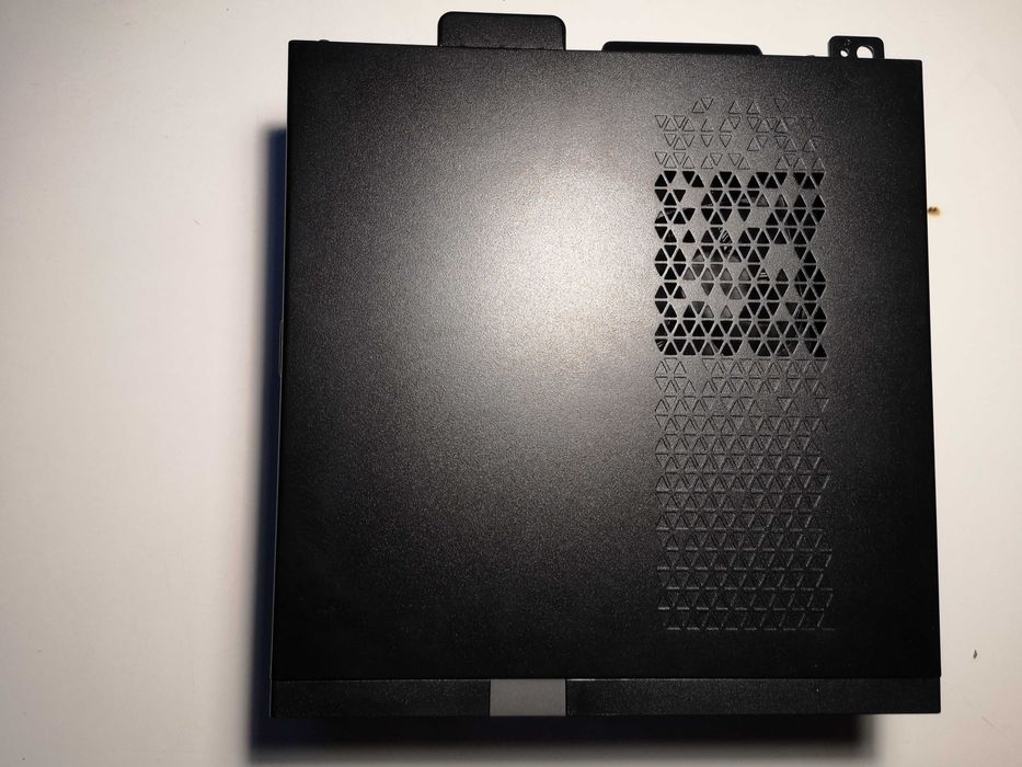 DELL VOSTRO 3250 PC + Office Enterprise 2007 + monitor gratis