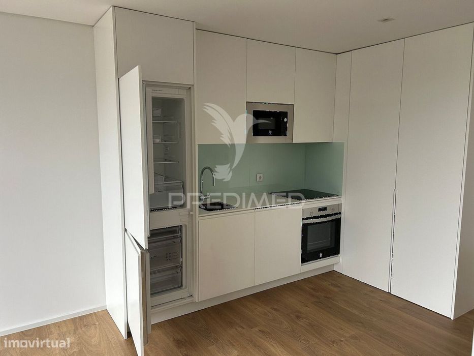 Apartamento T0 Novo com Garagem Em Paranhos