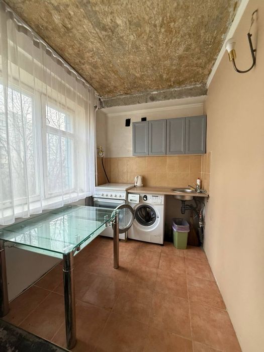 Продам 3-кімнатну квартиру вул. Пріорська ,3- корпус 2