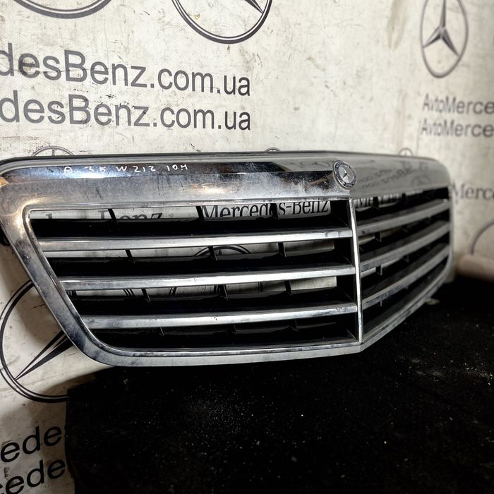 Mercedes W212 решітка радіатора дорест
