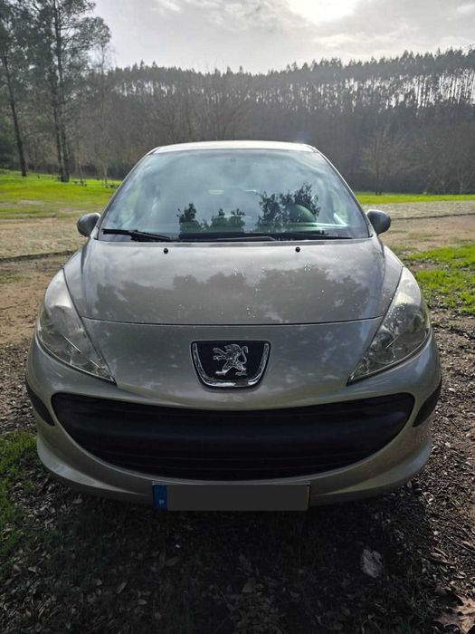 Peugeot 207 Hatchback 1.4 HDI – 68 Cv