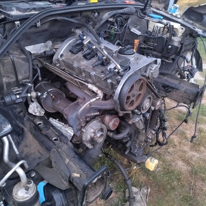 Głowica miska wiazka turbina a4 b6 b7 1.8t BFB avj bex turbosprezarka
