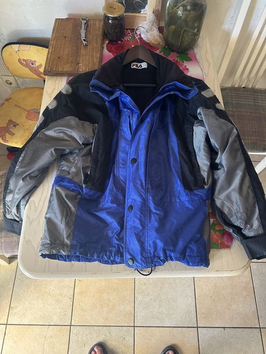 Віддам безкоштовно куртку зимню