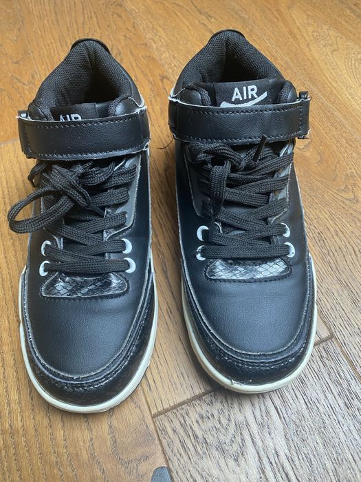 Кросівки чорні р.35