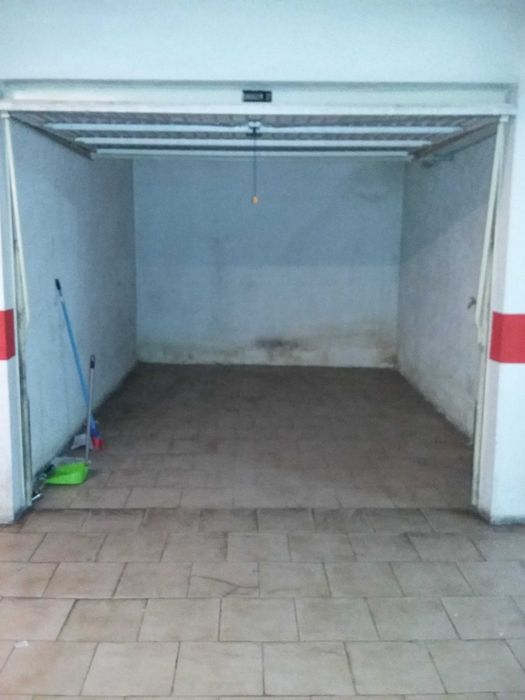 Garagem / Box - Cacém junto à loja da Cidadão (mercado)