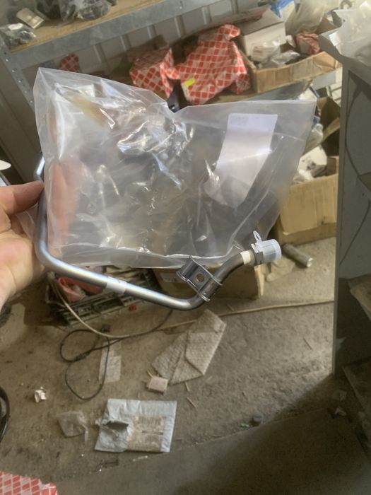 Трубка маслянного радіатора АКПП, верхня, 2112700527 Mercedes оригінал