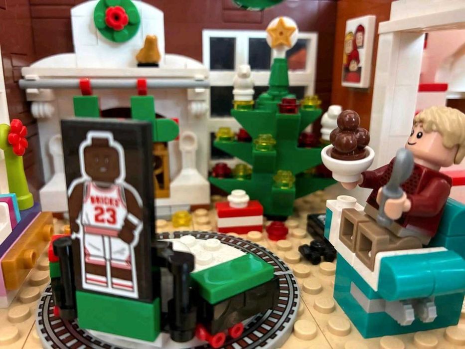 LEGO Ideas 21330 Kevin sam w domu