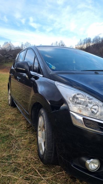 Продам Peugeot 5008